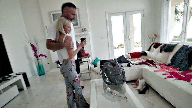 Kiara Cole - Behind the Scenes