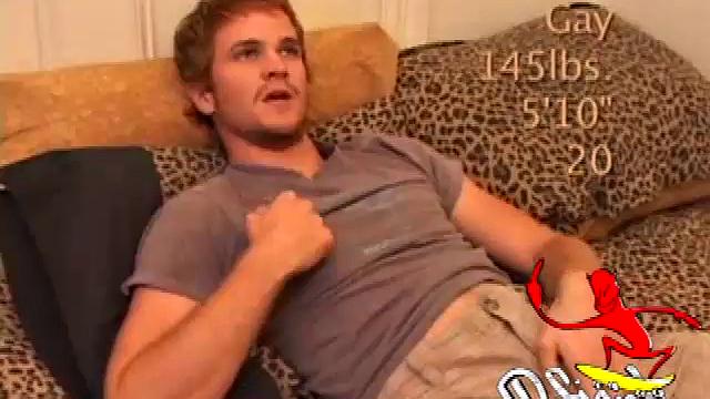 Зах Питерс дрочит где угодно: в поезде, в машине и даже рядом с попутчиками