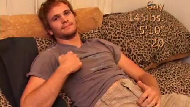 Зах Питерс дрочит где угодно: в поезде, в машине и даже рядом с попутчиками