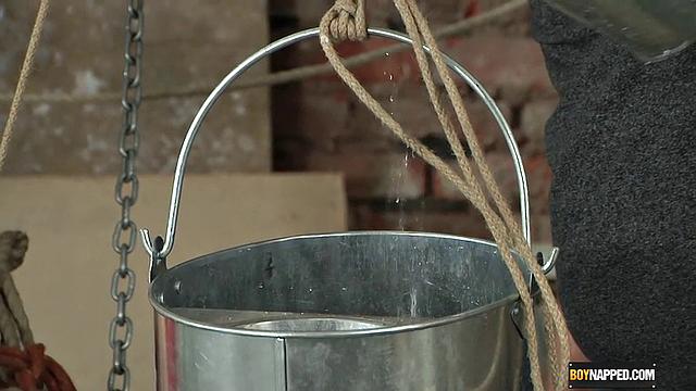 Кэмерон Джеймс и Себастьян Кейн: растягивают яйца ради мощного выброса спермы