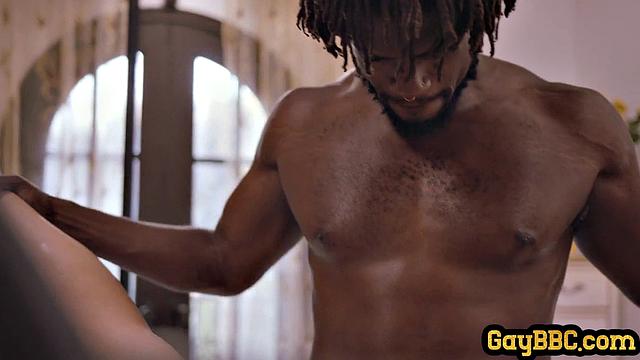 Dreadlock jock handling latino