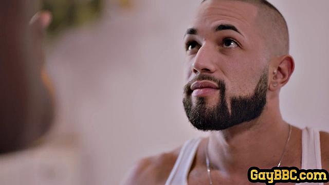 Dreadlock jock handling latino