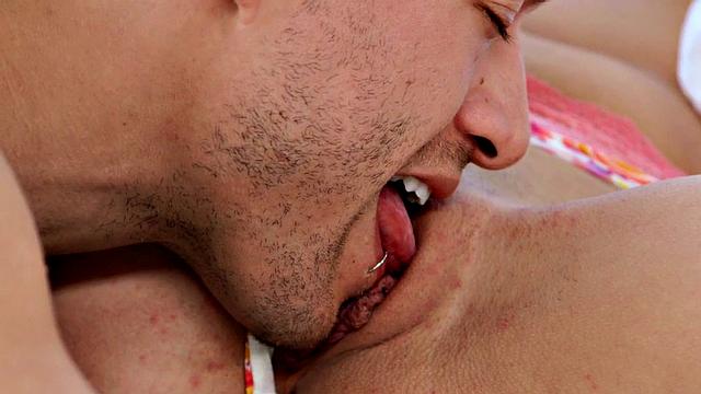 Tiny cockhungry babe 3way pounded after cock sucking