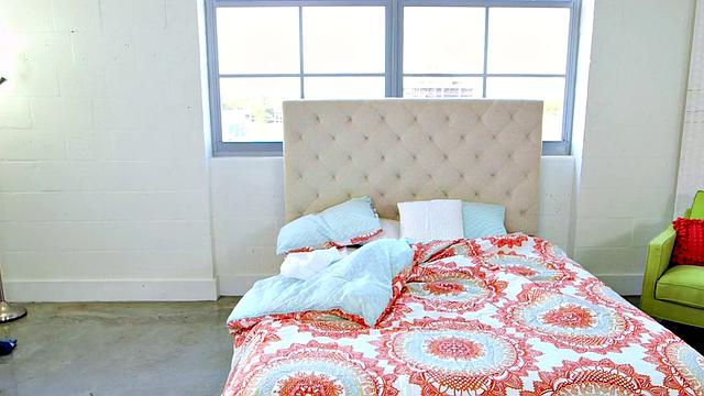 Tiny cockhungry babe 3way pounded after cock sucking