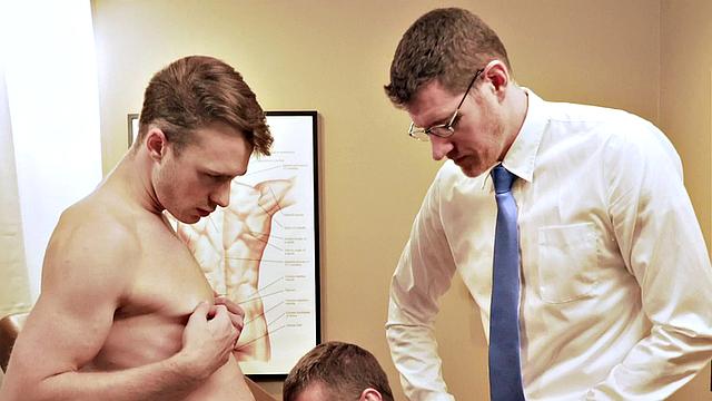 Petite twink fucked by twunk in 3some at doctor's infirmary
