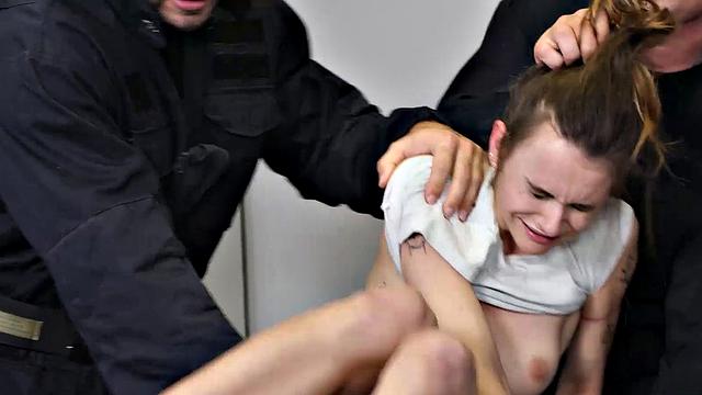Адэль Юникорн раскрывает правду, когда сперма на губах и киске