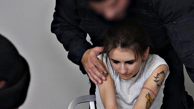 Адэль Юникорн раскрывает правду, когда сперма на губах и киске