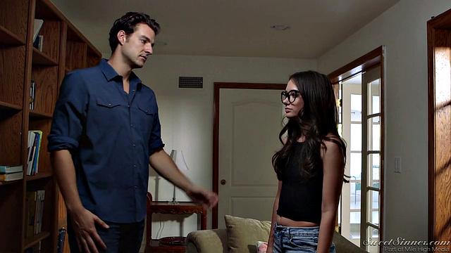 Две горячие красотки устраивают страстную оргию в гостиной с парнями из соседства, сцена накаляется до предела - Gia Paige, Cherie Deville, Jay Smooth, Van Wylde, Ryan Mclane и Maya Kendrick разрывают атмосферу желания и секса без тормозов.