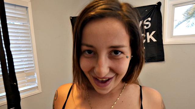 анна чеймберс раздевается на публике и ловит глубокий кремпай