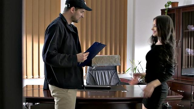 Office babe in heels pussytoyed and fucked by BWC dude