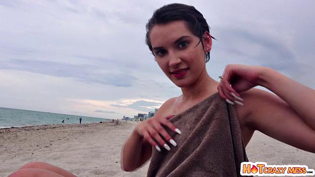 Naked At The Beach - S5:E7