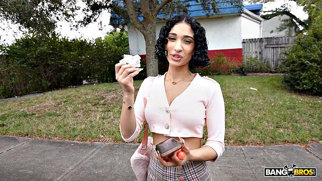 Super Cute 19-Year-Old Gets Railed