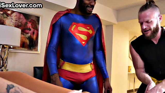 IR anal bisexual MILF in spandex drilled in 3some