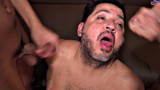 Chubby DILF barebacked in 3way by Latino twinks