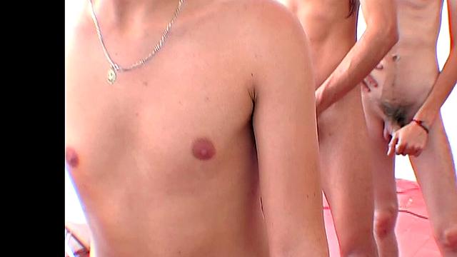 Латиносы устраивают горячую гей-оргию с жестким трахом и минетом по очереди.