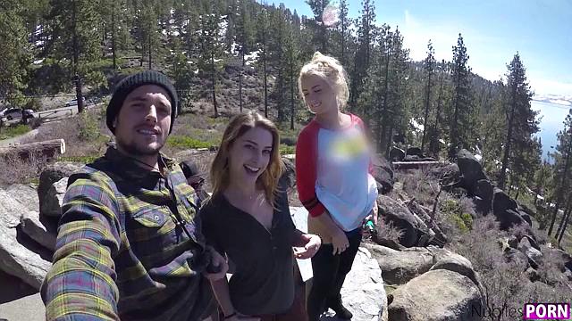 Snow Bunnies - S1:E2