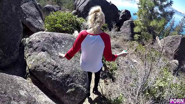 Snow Bunnies - S1:E2