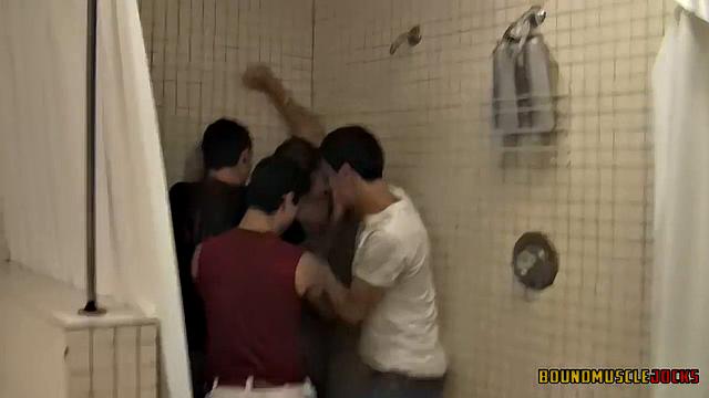 Групповуха в ванной - эпизод 1 - Бликер, Джей Ли, Джейк Лайонс, Мэтт Зирилло
