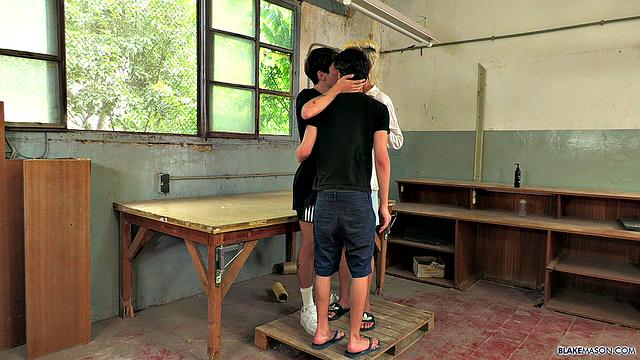 Ищем третьего для тройничка - Рики Вилела, Дэнни Бьянки и Лука Зават