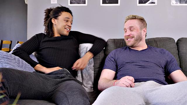 HETEROFLEXIBLE - Nut Jerking Challenge Between Cocky Straight Buddies Mateo Tomas & Shea Parker