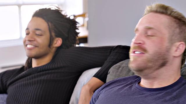 HETEROFLEXIBLE - Nut Jerking Challenge Between Cocky Straight Buddies Mateo Tomas & Shea Parker