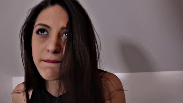 Sexy Yoga Babe Gives a Handjob & Fucks Voyeur with a Trimmed Pussy