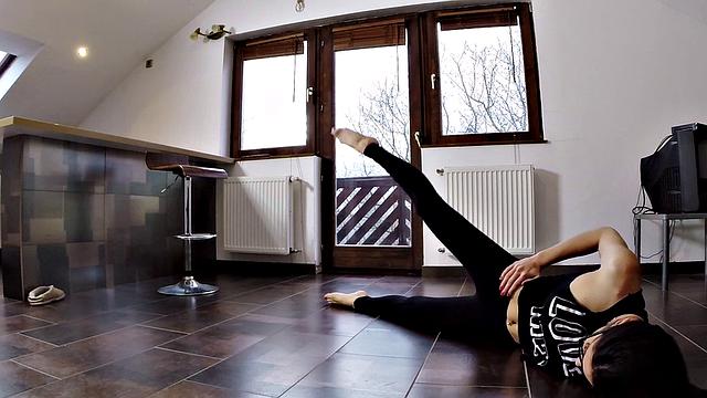 Sexy Yoga Babe Gives a Handjob & Fucks Voyeur with a Trimmed Pussy