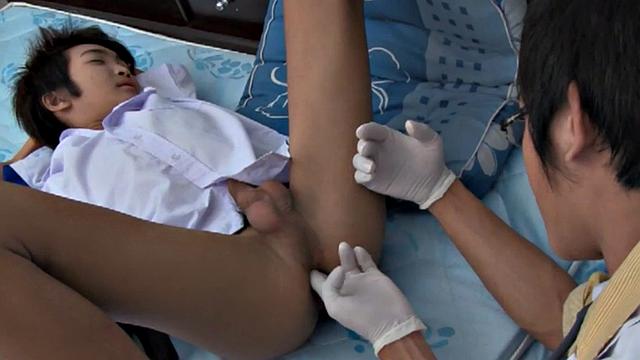 Amateur Asian twinks fucked in medical visit at home