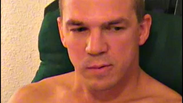 смотри, как родни решается на би-эксперимент с другом