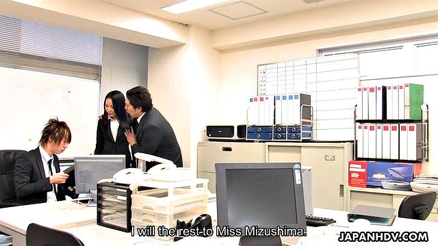 Hot Ai Mizushima Pleases Her Horny Boss