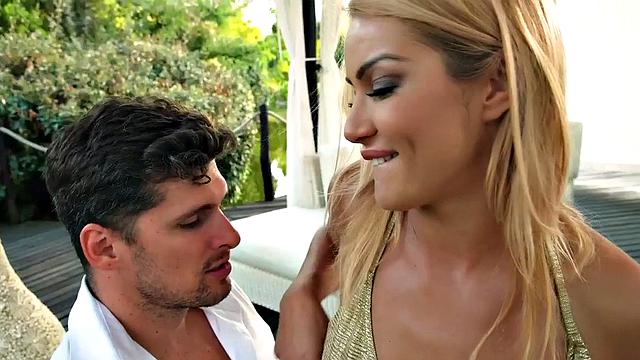 Euro 19yo slut fucked in anal by big whote cock