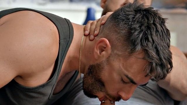 Cumloving jock gets fucked by muscled BF at home