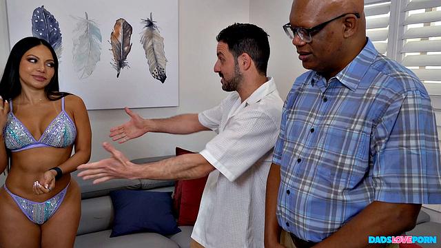 Let The Dad Games Begin: Tony Just Wants to Eat