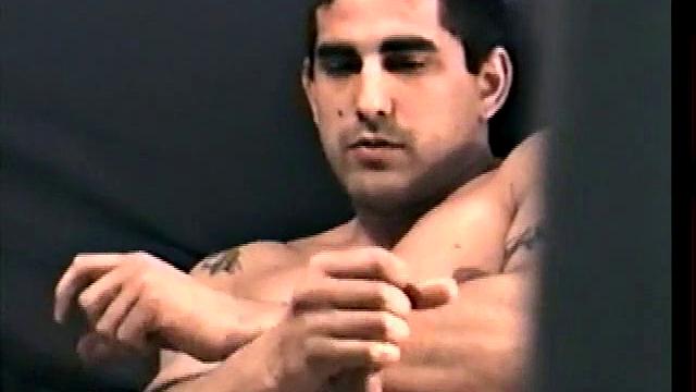 Забавный Зак: натурал дрочит на камеру, но явно не только для девушек - вот уж ловко выкрутился!