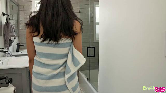 Slipping In My Step Sis - S18:E7