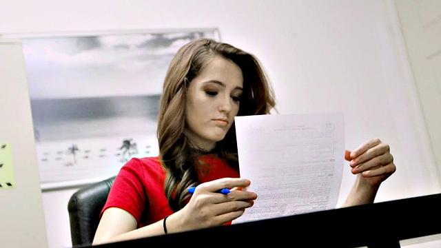 21yo babe 1st time doing porn, tight pussy rammed