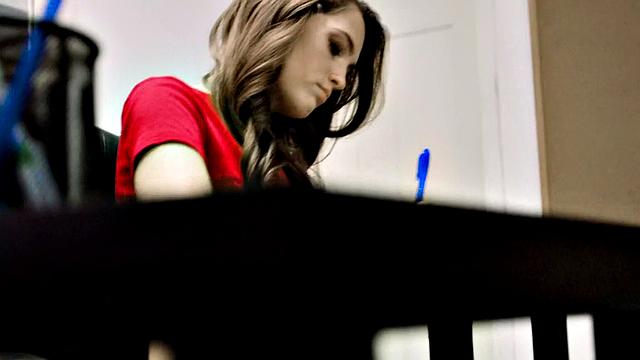 21yo babe 1st time doing porn, tight pussy rammed