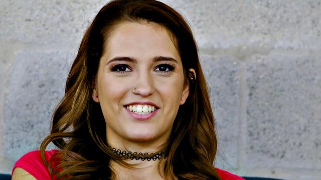 21yo babe 1st time doing porn, tight pussy rammed