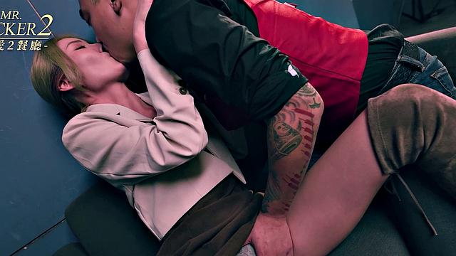 Li Zhiyan Is A Lonely Lady Who Needs Some Company