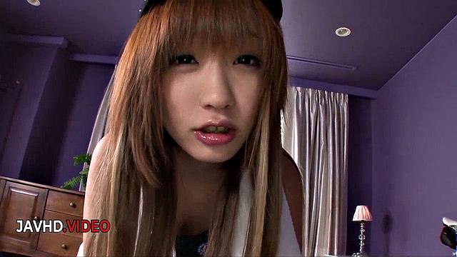 Сана Анзю страстно отсасывает перед камерой и глотает сперму с удовольствием.