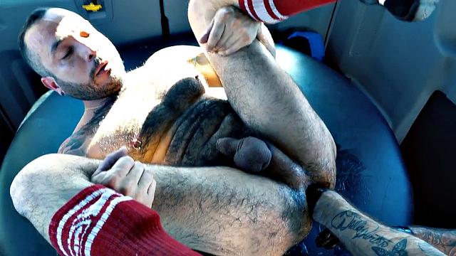 Fisting gaydaddy in gloves fucks ass with fist in van