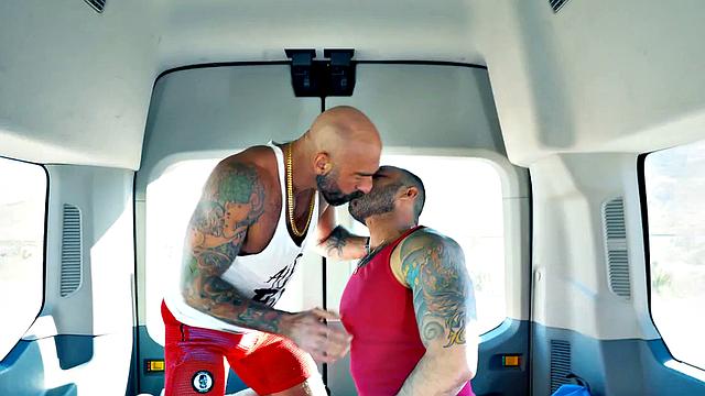 Fisting gaydaddy in gloves fucks ass with fist in van