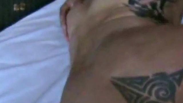 German hunk with tattoos bangs bottom in 3way