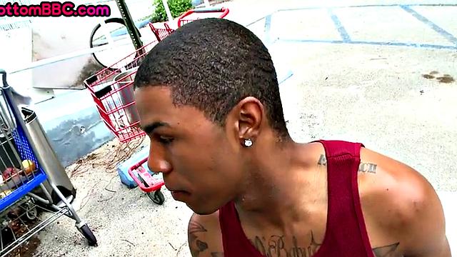 Ebony thug gets public fucked and jizzed outdoors