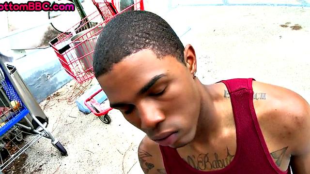 Ebony thug gets public fucked and jizzed outdoors