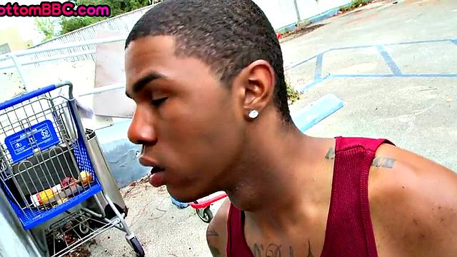 Ebony thug gets public fucked and jizzed outdoors