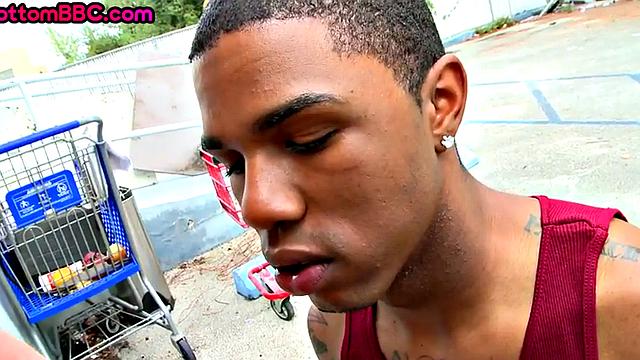 Ebony thug gets public fucked and jizzed outdoors