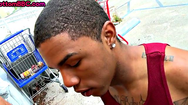 Ebony thug gets public fucked and jizzed outdoors