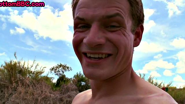 Nubian amateur fucks white bottom outdoors in public