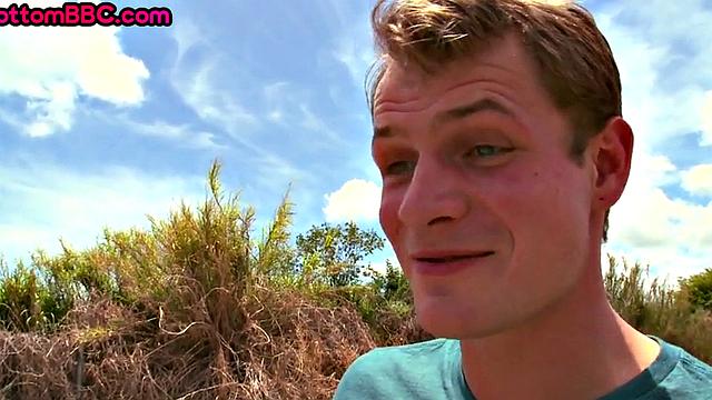 Nubian amateur fucks white bottom outdoors in public